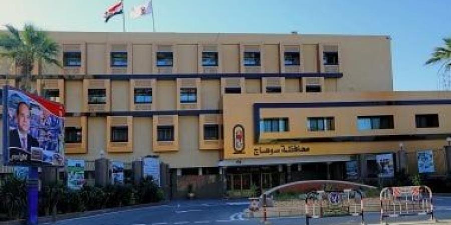 انتشار سيارات الإسعاف بالشوارع والمتنزهات لتأمين احتفالات العيد بسوهاج