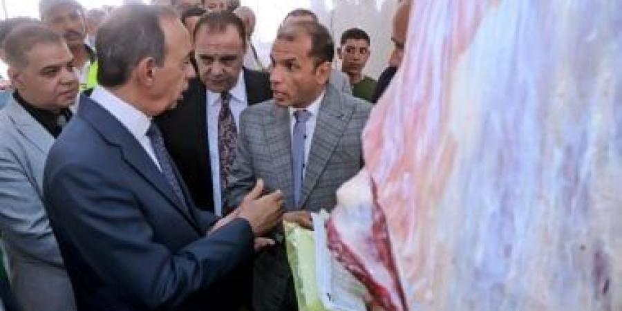محافظ سوهاج يشهد ذبح 40 رأس ماشية لتوزيعها على الأسر الأولى بالرعاية بالمجان