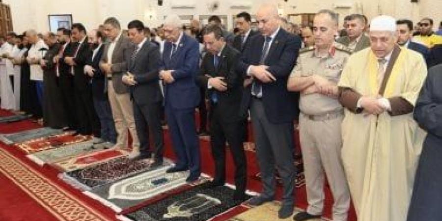 محافظ المنوفية يؤدي صلاة عيد الأضحى وسط جموع المواطنين بشبين الكوم