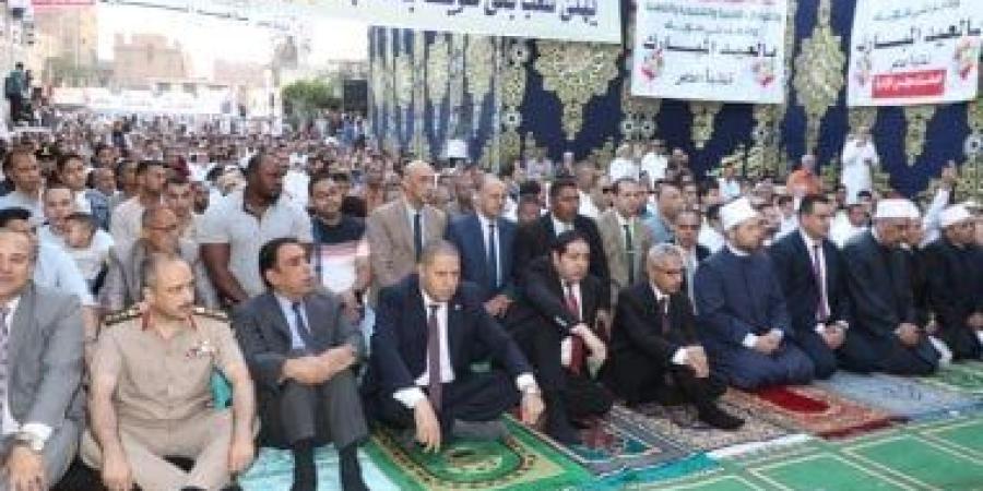 أجواء احتفالية في بني سويف خلال صلاة عيد الأضحى بساحة عمر بن عبد العزيز