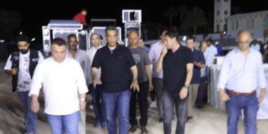 الانتهاء من الاستعدادات النهائية لانطلاق الحفل الفنى بمدينة الغردقة.. صور