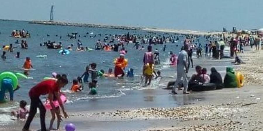 شاطئ بورسعيد.. وجهة صيفية تجمع الجمال والترفيه