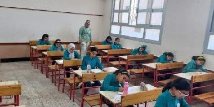 نتائج صفوف النقل الإعدادى داخل المدارس بجميع الإدارات التعليمية بسوهاج.. التفاصيل