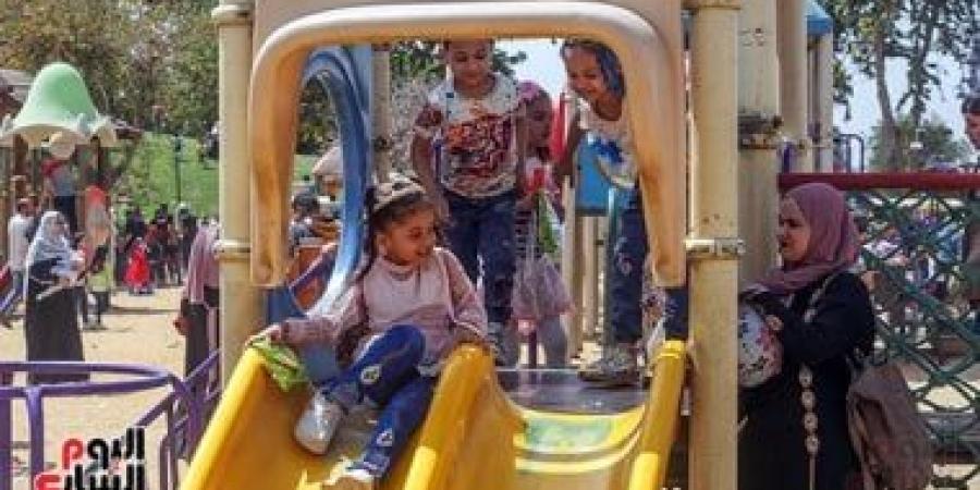 كرنفال المنيا.. الملاهى والألعاب الشعبيه تخطف قلوب الاطفال فى العيد