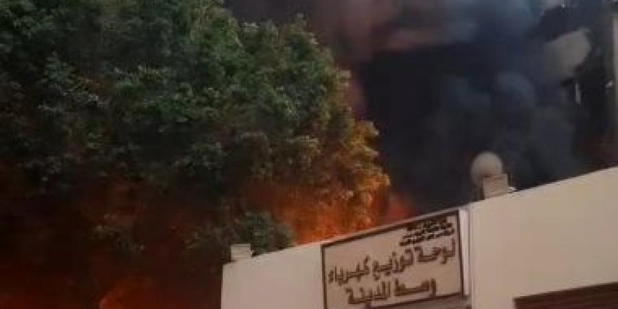 الحماية المدنية تحاول السيطرة على حريق بمخزن بجوار مجلس مدينة أسوان