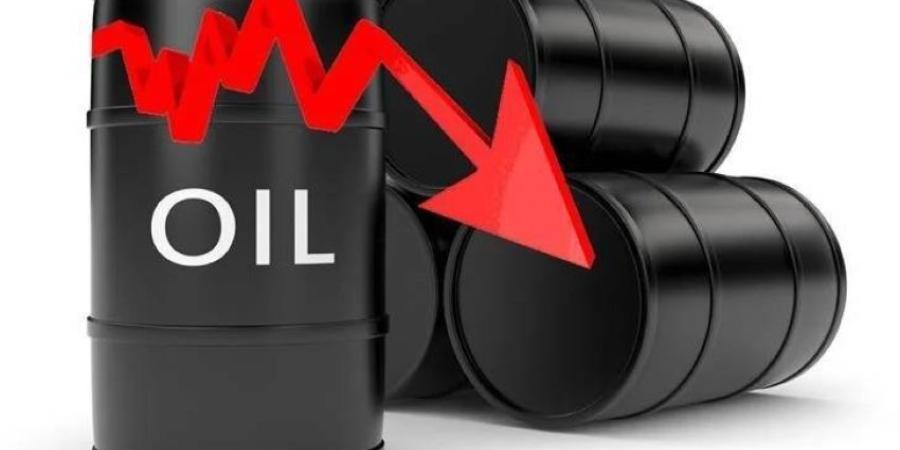 تراجع أسعار النفط 2%