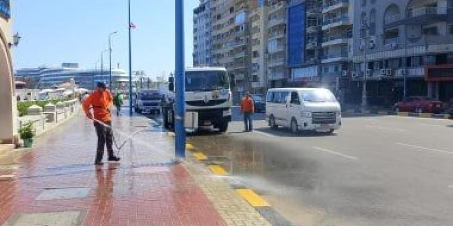 محافظ الإسكندرية يوجه بتكثيف أعمال النظافة ورفع المخلفات خلال إجازة عيد الأضحى