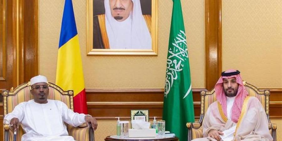 ولي العهد يستعرض آفاق التعاون مع الرئيس التشادي