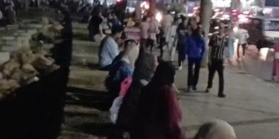 إقبال كبير على كورنيش الإسكندرية في رابع أيام عيد الأضحى.. فيديو وصور