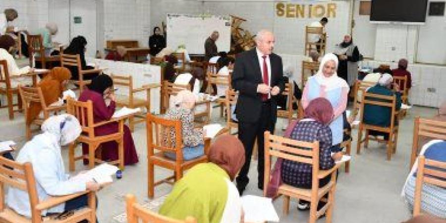 رئيس جامعة قناة السويس: 90% من اختبارات كلية الطب البيطري تُعقد إلكترونيًا