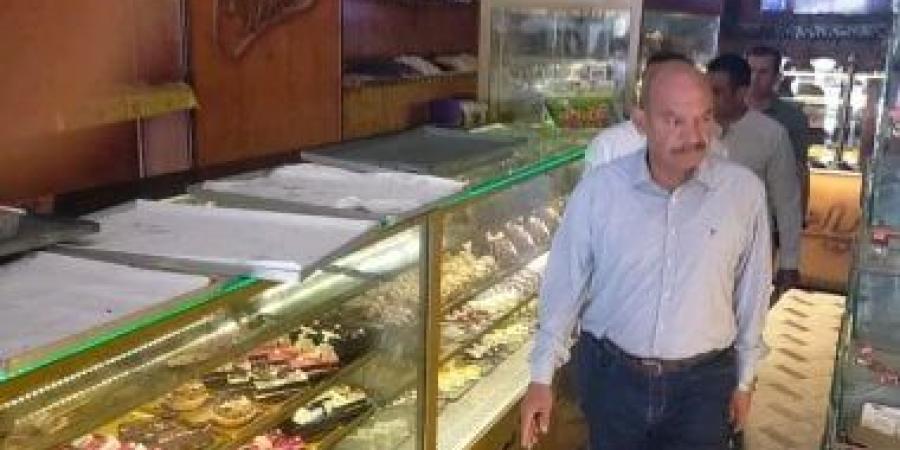 محافظ السويس يقود جولة تفقدية مفاجئة بالأحياء لمتابعة جودة وسلامة الغذاء