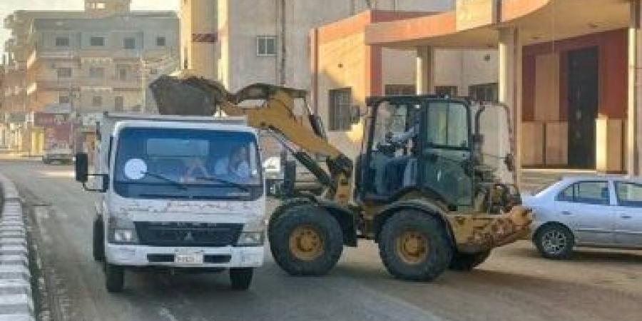 محافظ أسيوط يوجه بتكثيف أعمال النظافة ورفع المخلفات وحملات موسعة بحى شرق