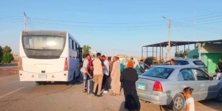 توفير وسائل نقل إضافية لدعم خط السير بين مركزى باريس والخارجة بالوادى الجديد