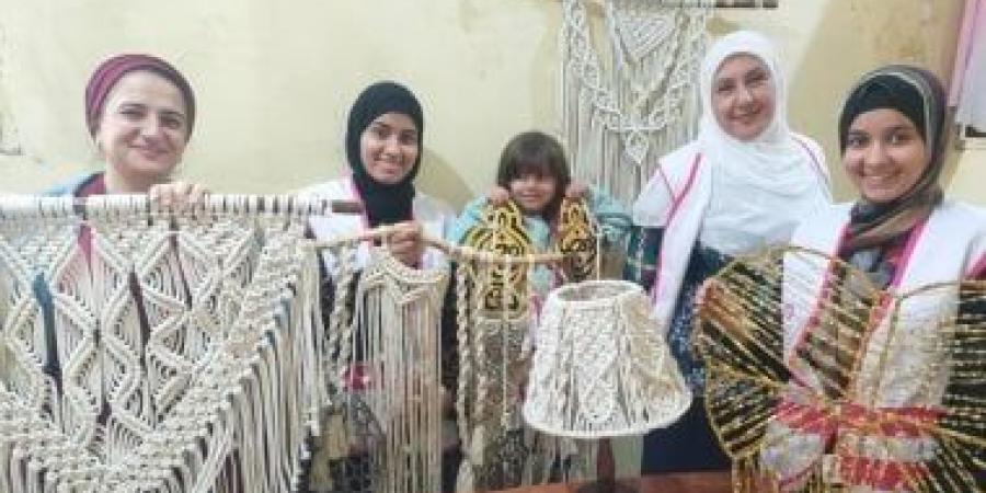 قصة نجاح "فتاة الكروشيه" بالغربية.. من الهواية لمدربة معتمدة بالشباب والرياضة