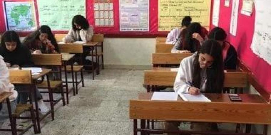 انطلاق امتحانات الدبلومات الفنية بسوهاج 15 يونيو.. تفاصيل