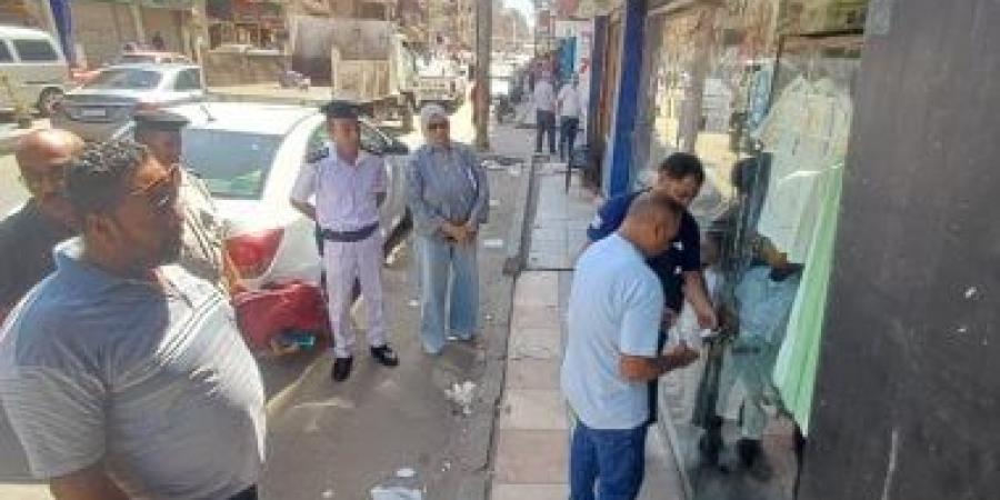 حملة مكبرة لإزالة التعديات والإشغالات بحي ثان الإسماعيلية وغلق 10 محال غير مرخصة