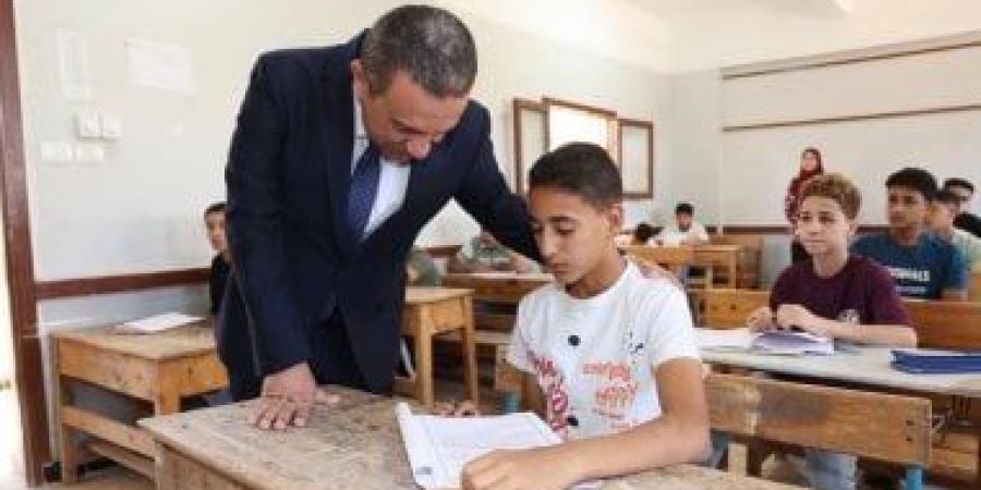 تفاصيل اليوم الأول لامتحانات الشهادة الإعدادية بالمنوفية.. فيديو وصور