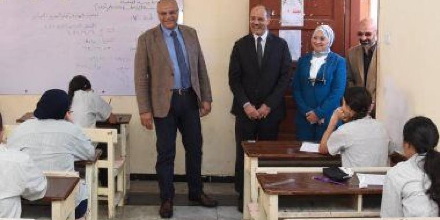 إغماء طالبة داخل لجنة امتحان الشهادة الإعدادية بالإسكندرية