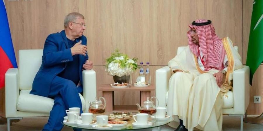 الخريّف يبحث تعزيز التعاون الصناعي مع sistema