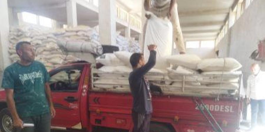ضبط 2.5 طن سماد مدعم مخصص للحيازات الزراعية قبل بيعها بالسوق السوداء بأسيوط