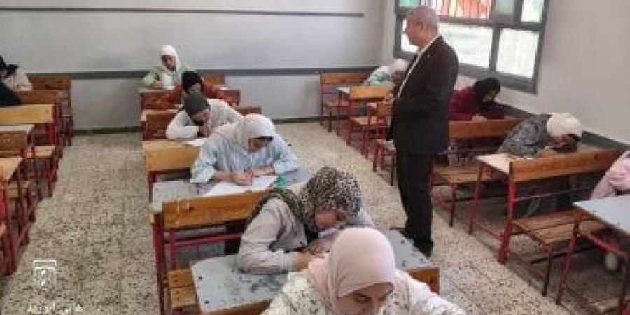 تعليم الشرقية: لا شكاوى من امتحان اللغة العربية بين طلاب الشهادة الإعدادية
