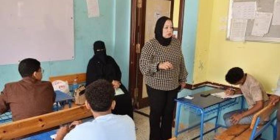 مدير تعليم جنوب سيناء تتفقد لجان الامتحانات بعدد من المدارس