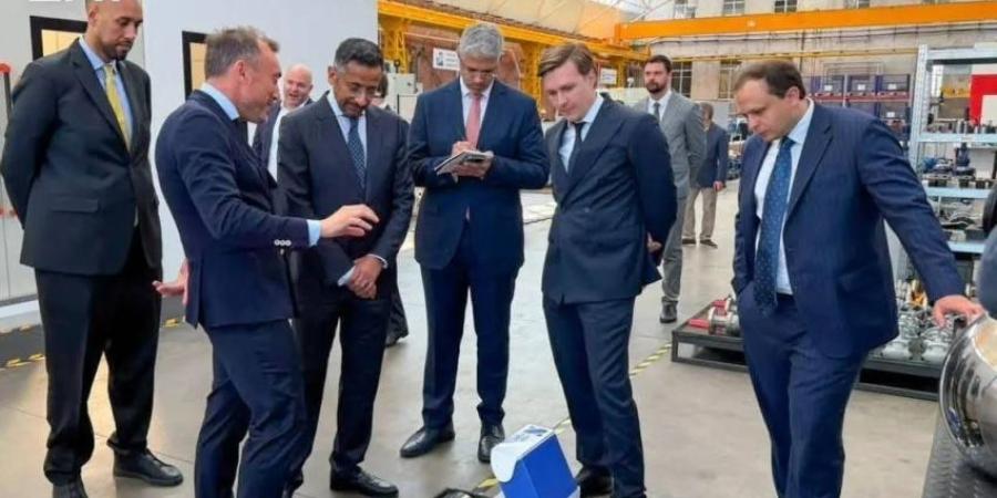 الخريّف يطّلع على الحلول الهندسية المتقدمة في مركز Kronstadt Engineering Centre بروسيا