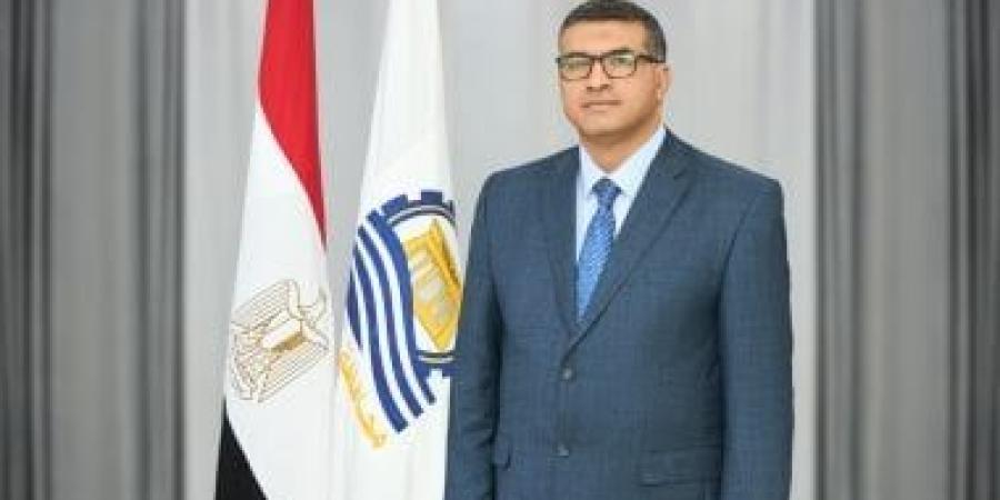 محافظ قنا: 5 آلاف جنيه غرامة لرش الشوارع بالمياه وحملات مكثفة لضبط المخالفين