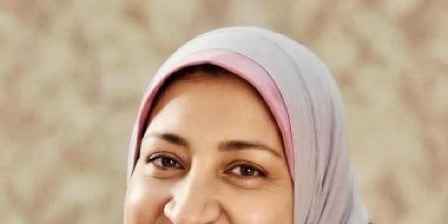 شهيدة الامتحانات.. أسرة معلمة أسوان تنتظر جثمانها بعد حادث مروع بالبحيرة