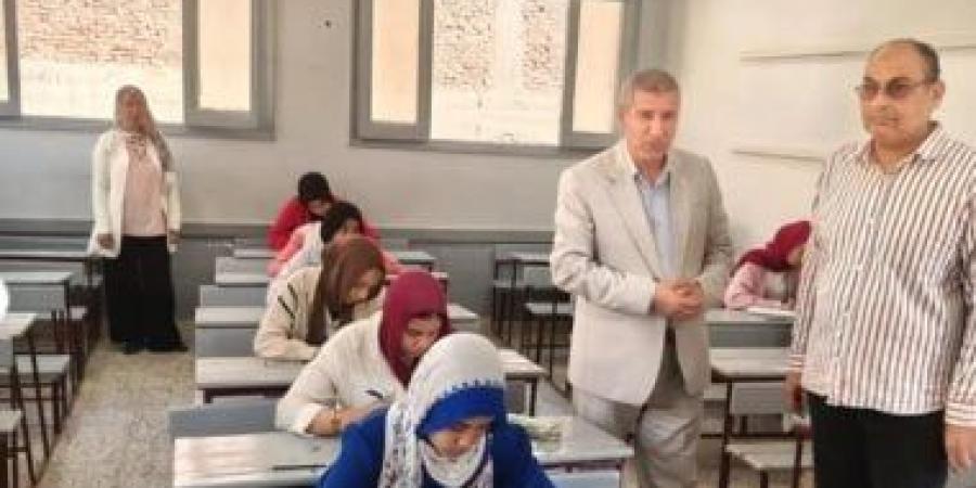 محافظ الشرقية: انتظام أعمال امتحانات الإعدادية دون معوقات