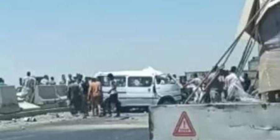 إصابة 16 عاملاً فى انقلاب سيارة على الطريق الدولى بكفر الشيخ