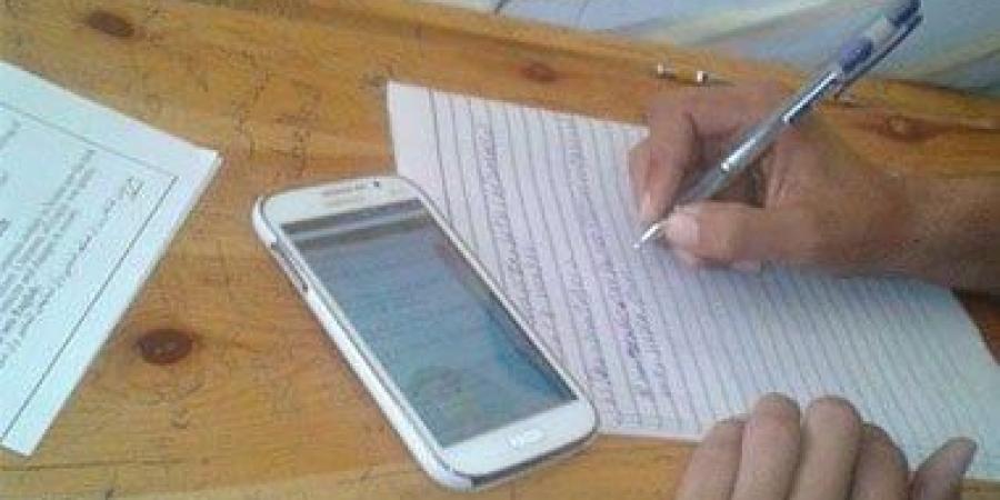 ضبط طالب وتحريز هاتفه المحمول حاول تصوير امتحان الإعدادية بالقليوبية