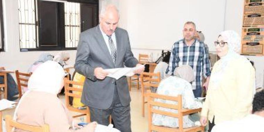 205 طلاب وطالبات يؤدون امتحانات الفترة الثانية بسياحة وفنادق جامعة قناة السويس