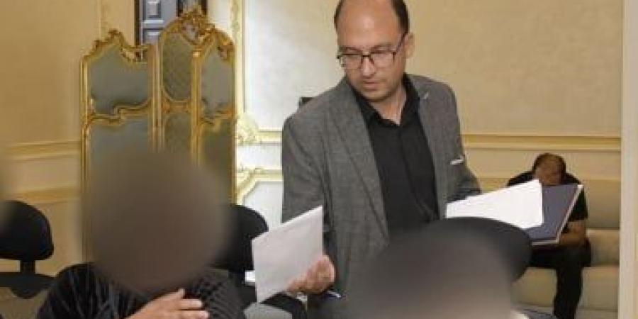 محافظ بورسعيد يستقبل 63 حالة إنسانية تلبية لاحتياجاتهم المعيشة