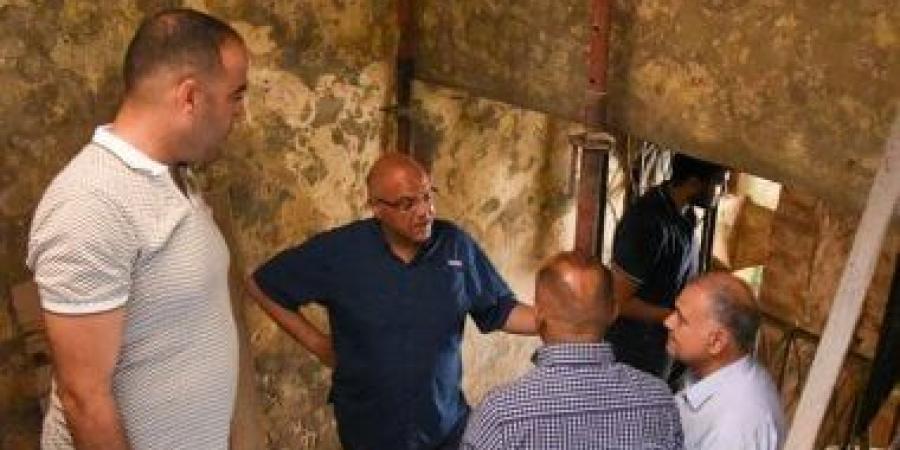 محافظ الإسكندرية يضع صهريج ابن النبيه الأثري والمسرح الروماني على خريطة التطوير