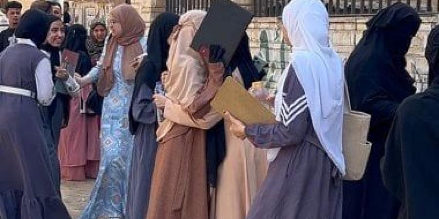 تباين آراء طلاب الثانوية الأزهرية حول مادة التاريخ بالدقهلية.. صور وفيديو