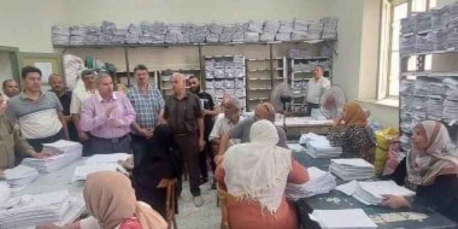 وكيل تعليم الشرقية يتابع أعمال رصد الدرجات لطلاب الشهادة الإعدادية