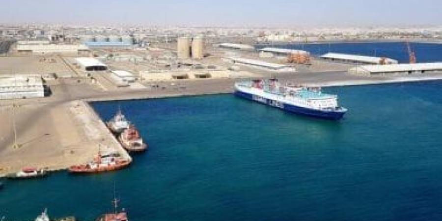 تداول 12 ألف طن بضائع و681 شاحنة بموانئ البحر الأحمر