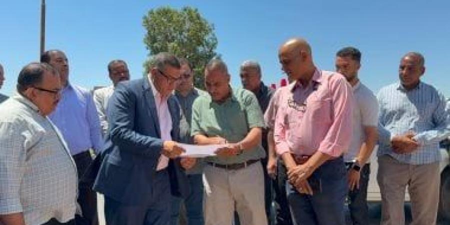 محافظ قنا يتفقد موقع إنشاء مدرسة جديدة بفاو بحري لتقليل الكثافات الطلابية