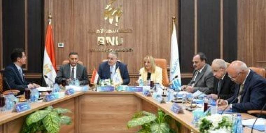 إنشاء مبنى مدرجات وتخريج أول دفعة.. تفاصيل اجتماع مجلس جامعة بنها الأهلية