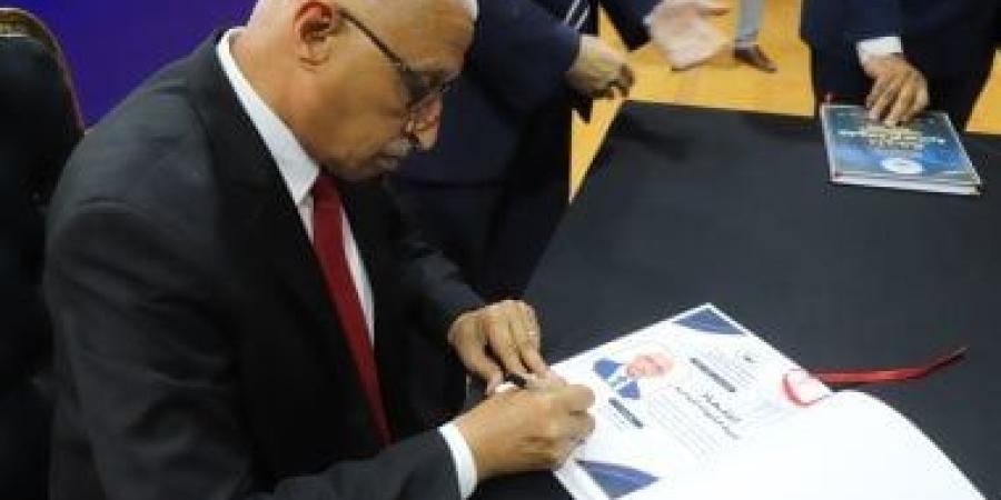 محافظ شمال سيناء يعتمد نتيجة الشهادة الإعدادية بنسبة نجاح 86،5٪؜