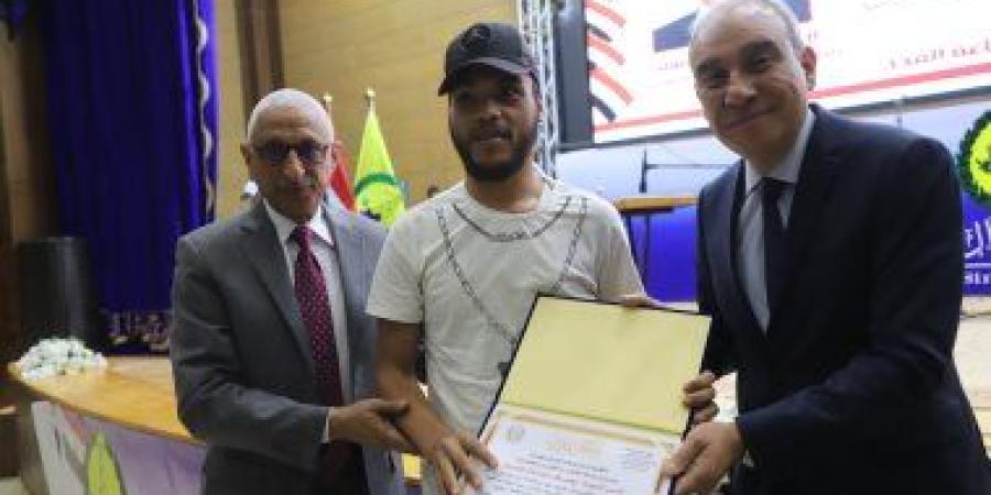 تكريم مصابين من العمليات الإرهابية خلال احتفالية الذكرى 13 لثورة 30 يونيو بشمال سيناء