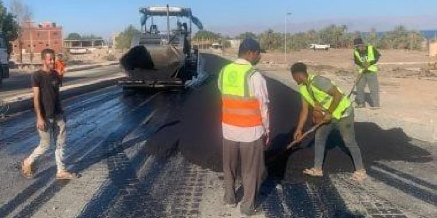 استكمال تطوير شبكة الطرق بمدينة نويبع ضمن الخطة الاستثمارية لجنوب سيناء