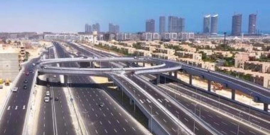 العلمين الجديدة.. شبكة الطرق الحديثة تعزز مكانتها كعاصمة للمصايف.. صور