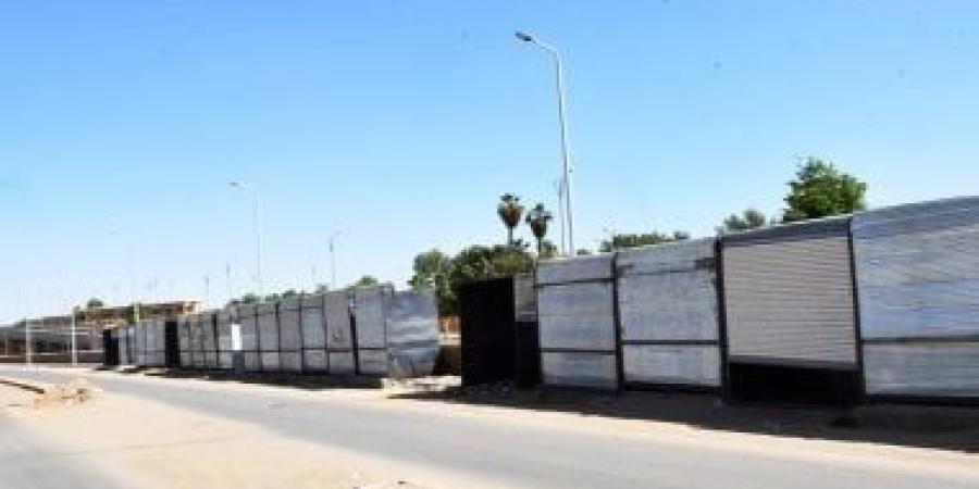 محافظ أسوان: تنظيم أوضاع المحال بسور السكة الحديد بالسيل