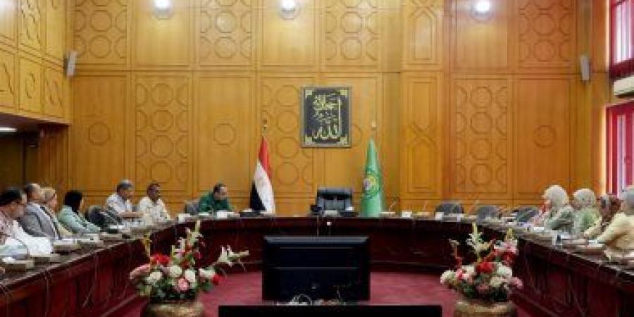 نائب محافظ الإسماعيلية يناقش تخصيص أراضٍ شاغرة لإقامة مشروعات استثمارية جديدة