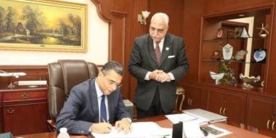 محافظ البحر الأحمر يعتمد نتيجة الشهادة الإعدادية بنسبة نجاح 75.2%