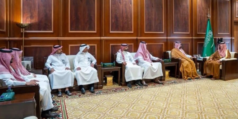 نائب أمير حائل يتسلم تقرير أداء فرع وزارة التجارة بالمنطقة لعام 2025