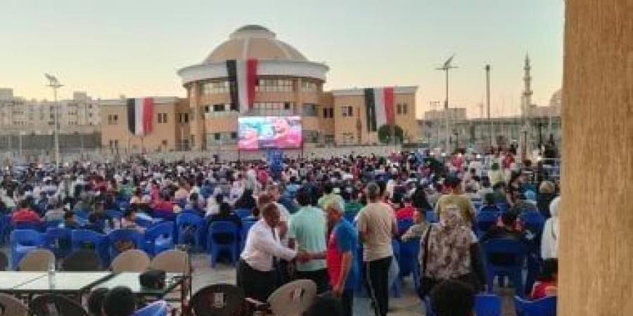 إقبال جماهيرى بمراكز الشباب بالقليوبية لمتابعة مباراة مصر بكأس العالم