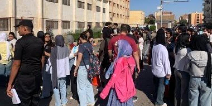 إصابة طالبتين بإغماء أثناء امتحان اللغة العربية بقنا